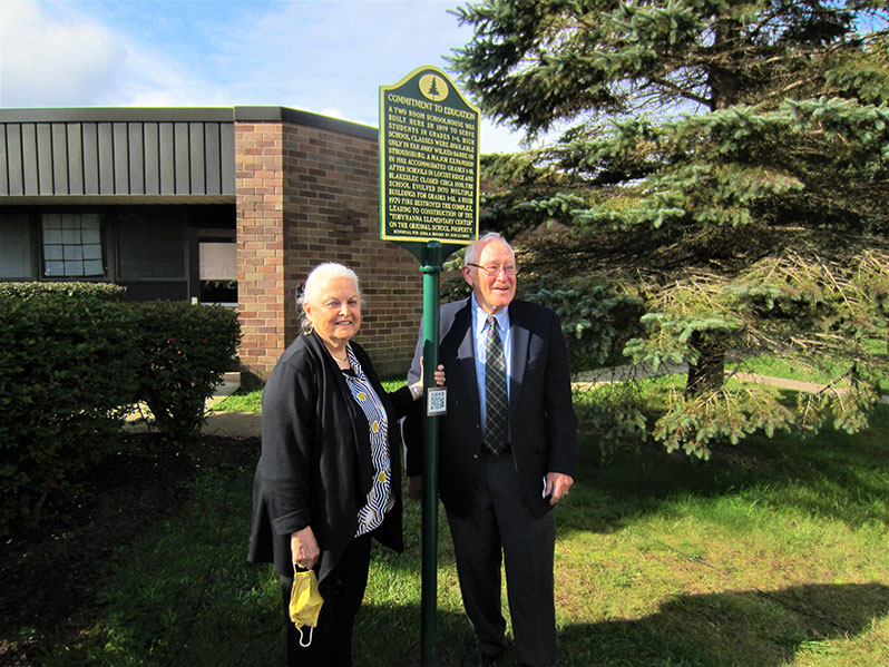 Judi and Jim Leiding with the unveiled marker dedicated to Judi's mother, Edna Bonser.