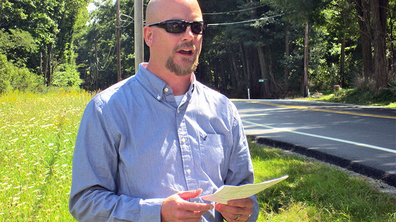 Eric Usbeck, general manager of the Arrowhead Lake Community Association, gives a historical account of the Battle of Locust Ridge.